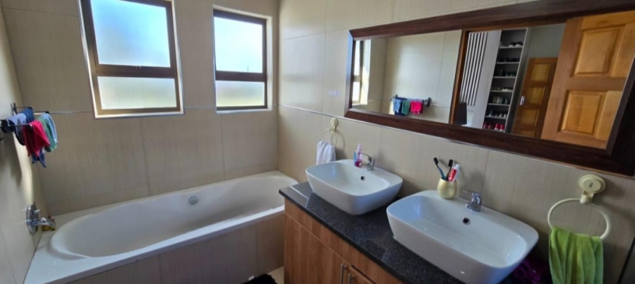 4 Bedroom Property for Sale in Vaalpark Free State